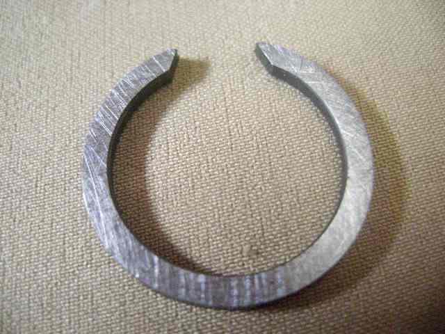 038-1701305